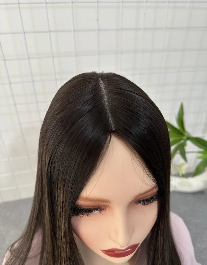 #28 Silk Top Wig 18inch Natural Straight Mini Layer